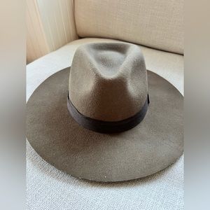Wool brown hat - great condition
